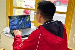 Nam sinh Bách khoa Hà Nội làm game ‘gây bão’ Phở Anh Hai