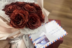 Bạn trẻ - Cuộc sống - Mừng cưới bạn thân 5 triệu, cô gái sững sờ khi mở phong bì bạn mừng sau 2 năm