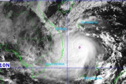 Bão số 13 đã mạnh lên cấp 15, gần cấp siêu bão