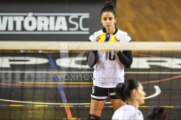 Sốc người đẹp bóng chuyền cực xinh bị cấm thi đấu vì để tóc quá ngắn