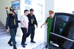 Tin tức trong ngày - Khách hàng từng mua sản phẩm giả của chồng ca sĩ Đoàn Di Băng kiện được không?