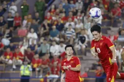 Thấy gì từ danh sách U22 Việt Nam chuẩn bị SEA Games 33 của ông Kim Sang-sik?