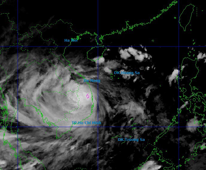 Ảnh vệ tinh bão Kalmaegi lúc 21h. Ảnh: NCHMF
