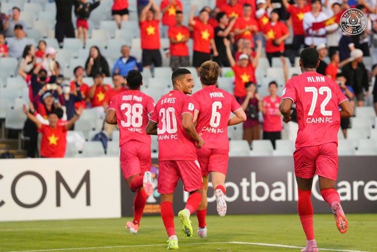 Niềm vui hiếm hoi của Công an Hà Nội trước Macarthur