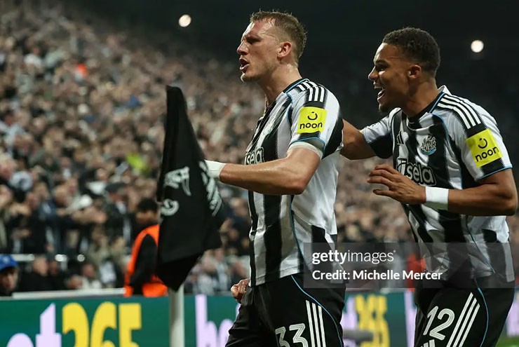 Newcastle tận dụng bóng bổng tốt