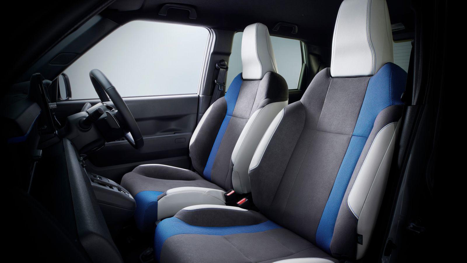 Super-One Prototype có cấu hình 2 hàng ghế với 4 chỗ ngồi.