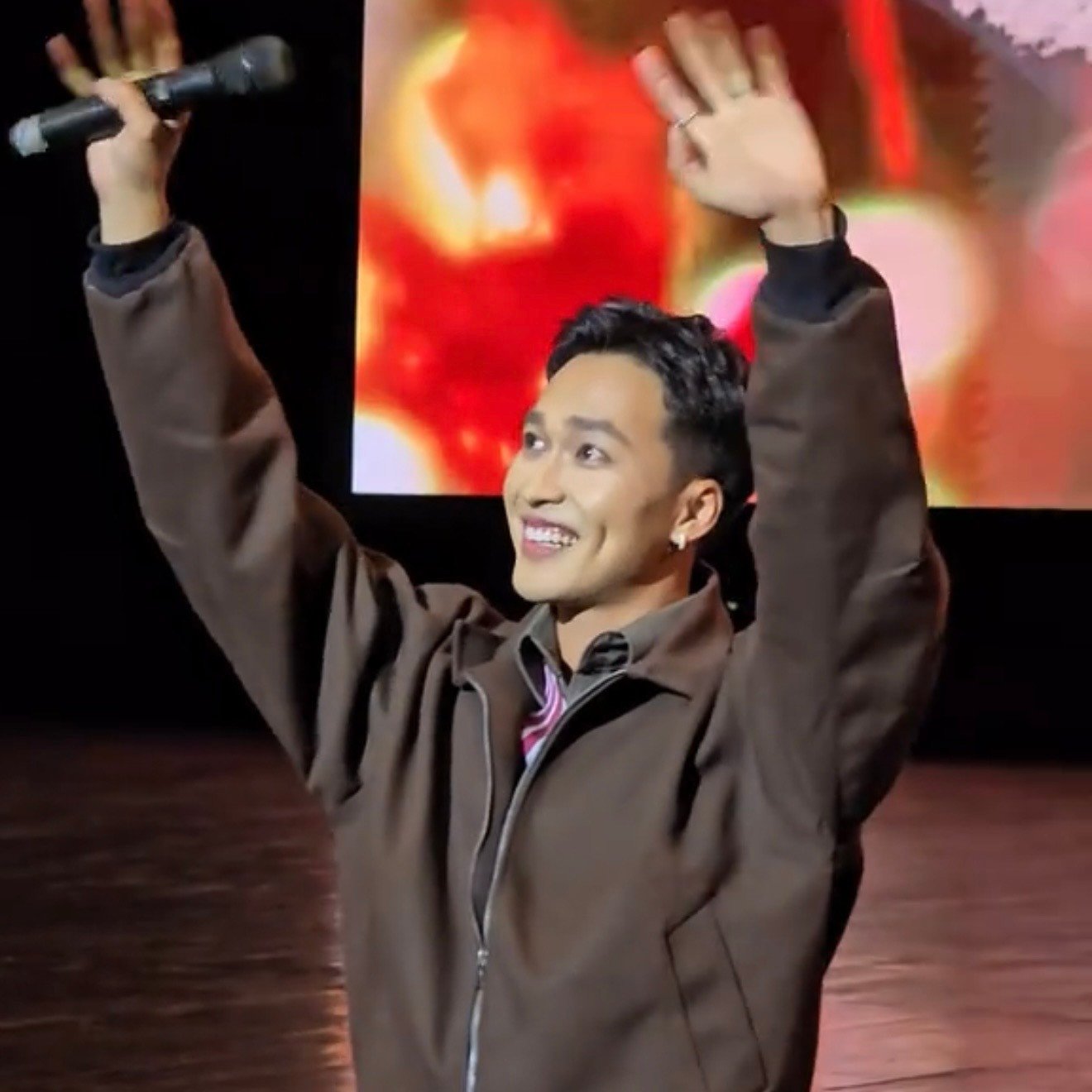 Lâm Thanh Nhã tại fan-meeting ở Hà Nội.