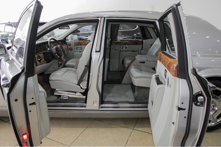 Choáng ngợp với dàn Rolls-Royce xa xỉ bậc nhất Việt Nam - 2