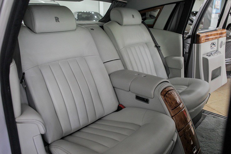 Choáng ngợp với dàn Rolls-Royce xa xỉ bậc nhất Việt Nam - 4