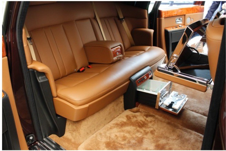 Choáng ngợp với dàn Rolls-Royce xa xỉ bậc nhất Việt Nam - 12
