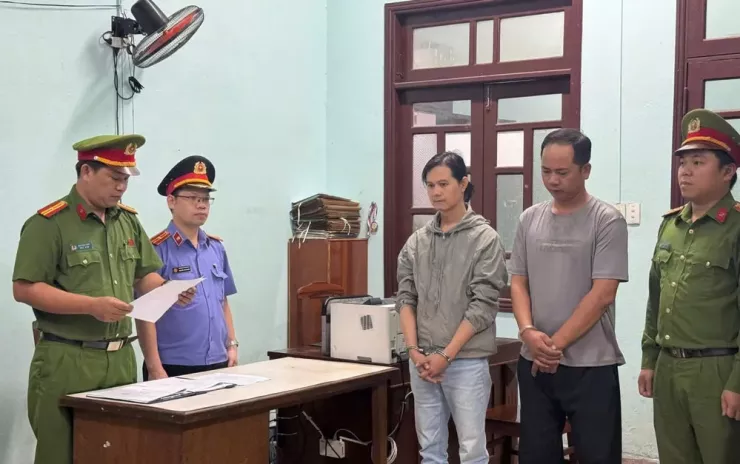 Hai người trong vụ đánh tài xế xe công nghệ bất tỉnh bị bắt. Ảnh: CA