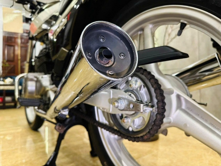 Honda CB125T đời 1993 'zin đét', chủ xe vẫn giữ hoá đơn mua bằng 11,5 cây vàng - 9