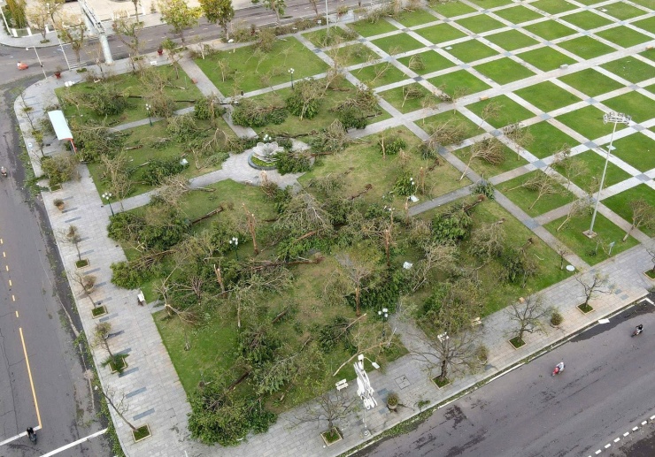 Cảnh tượng bão số 13 càn quét ở Gia Lai, thiệt hại ước tính hơn 5.000 tỷ đồng - 15