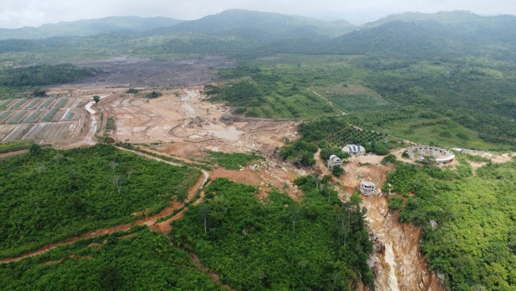 Toàn cảnh dự án của Công ty Việt Phong Phú trên núi Tân Lai.