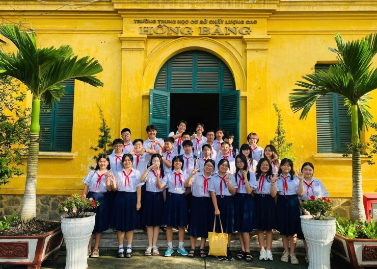 Các em học sinh trường THCS Hồng Bàng.