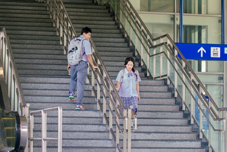 Trường THPT Ernst Thalmann tuy nay đã khang trang và hiện đại hơn, nhưng vẫn bảo lưu nguyên vẹn những nét kiến trúc di sản.