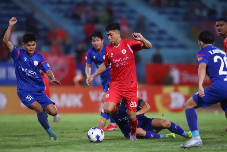 PVF-CAND sẽ phải gượng dậy thật mạnh mẽ sau những cú ngã nặng nề. Ảnh: CCT.