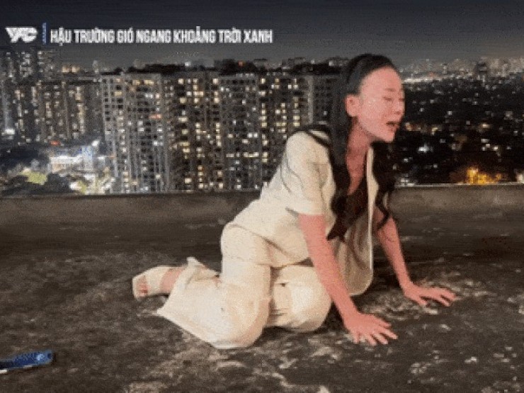 Diễn viên Phương Oanh khóc sưng mắt ở hậu trường tập phim gây bão trên VTV