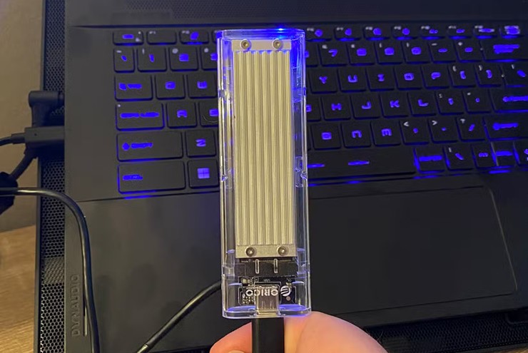 SSD có thể cần băng thông cao hơn so với USB 2.0.