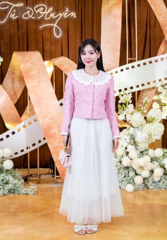 Quỳnh Kool cũng từng đóng chung với Đình Tú trong phim "Hướng dương ngược nắng".