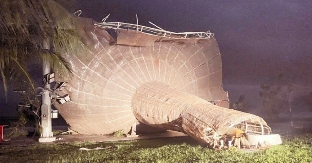 Cảnh tượng nhói lòng sau bão số 13