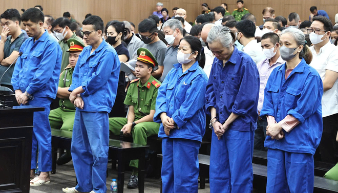 Nói lời sau cùng, nhiều bị cáo đã không giữ được bình tĩnh nên bật khóc.