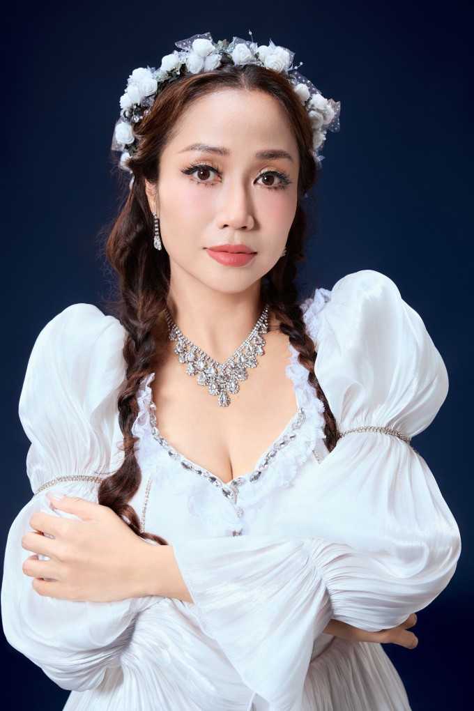 Ốc Thanh Vân khoe tạo hình vai diễn mới trong vở kịch "Nguyệt hạ".