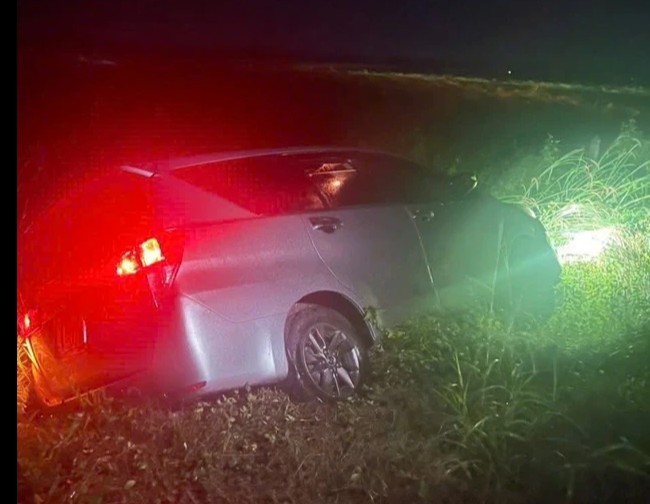 Chiếc xe ô tô lao xuống vực