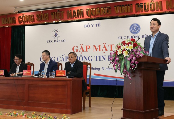 Ông Lê Thanh Dũng, Cục trưởng Cục Dân số nói quy định ưu tiên mua nhà ở xã hội trong dự thảo Luật Dân số. Ảnh: Trần Minh