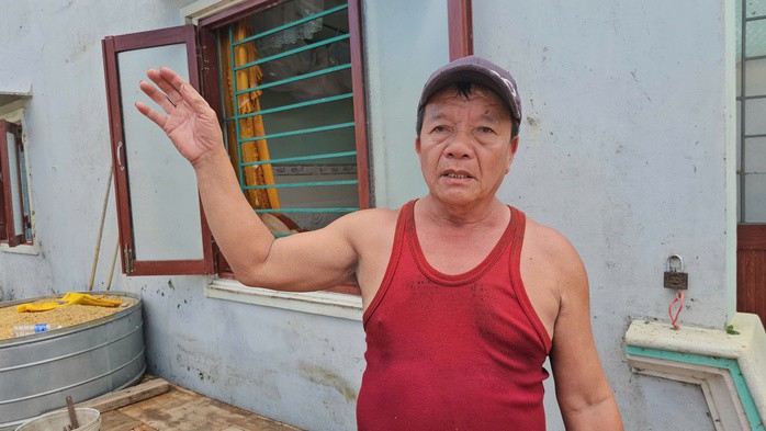 Ông Đỗ Thành An cho hay khi bão vào chỉ biết núp dưới bàn thờ chứ "không còn đường nào thoát"