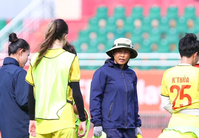 HLV Kim Chi cần đánh giá sự hoà nhập của Kim Thanh sau thời gian dài rời đội trước khi trao suất đá chính