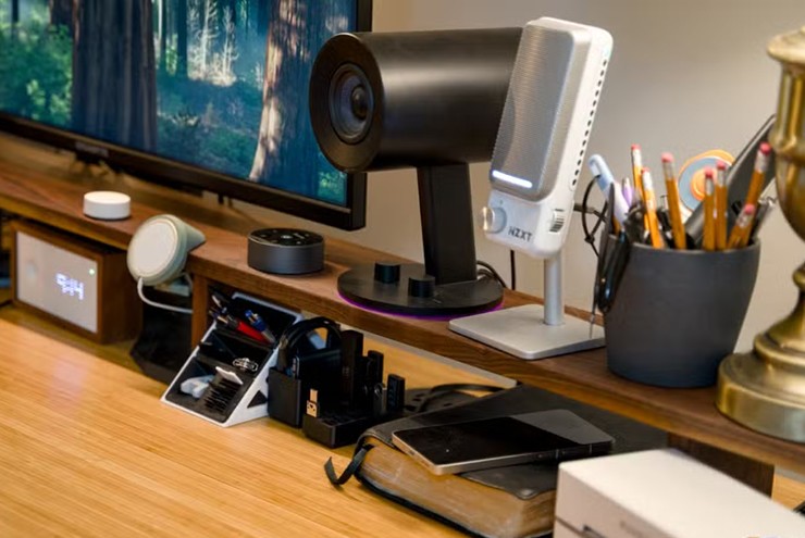 Hãy tránh sử dụng các cổng USB ở phía trước thùng máy.