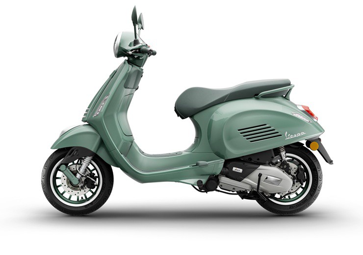 Vespa Primavera 80th.