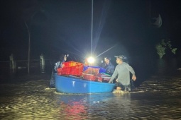 Tin tức trong ngày - Nước lũ dâng ngập hơn 2m ở Đắk Lắk