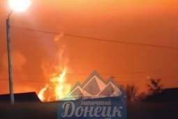 Thế giới - Nổ lớn tạo sóng xung kích tại căn cứ Nga ở Donetsk: Ukraine lên tiếng