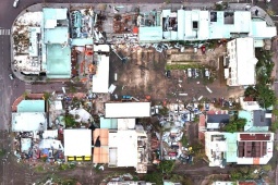 Tin tức trong ngày - Chợ, nhà máy, đường phố tan hoang sau bão Kalmaegi