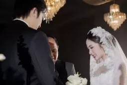 Giải trí - Ngọc Huyền liên tục khóc trong đám cưới với Đình Tú