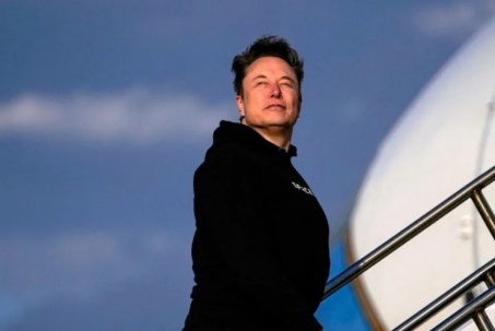 Nếu có 1.000 tỷ USD, Elon Musk có thể mua được gì?