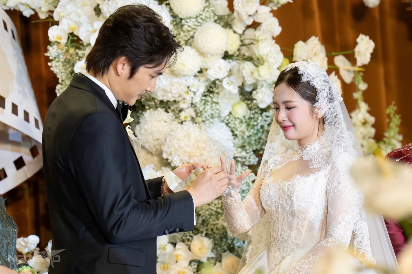 Diễn viên Ngọc Huyền xinh như công chúa trong đám cưới với Đình Tú - 11