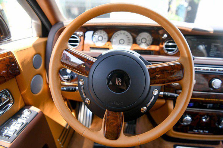 Choáng ngợp với dàn Rolls-Royce xa xỉ bậc nhất Việt Nam - 18