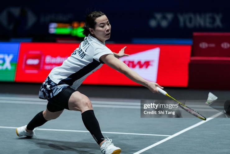 Thùy Linh thi đấu thăng hoa ở trận tứ kết, qua đó đánh bại tay vợt chủ nhà giành vé bán kết