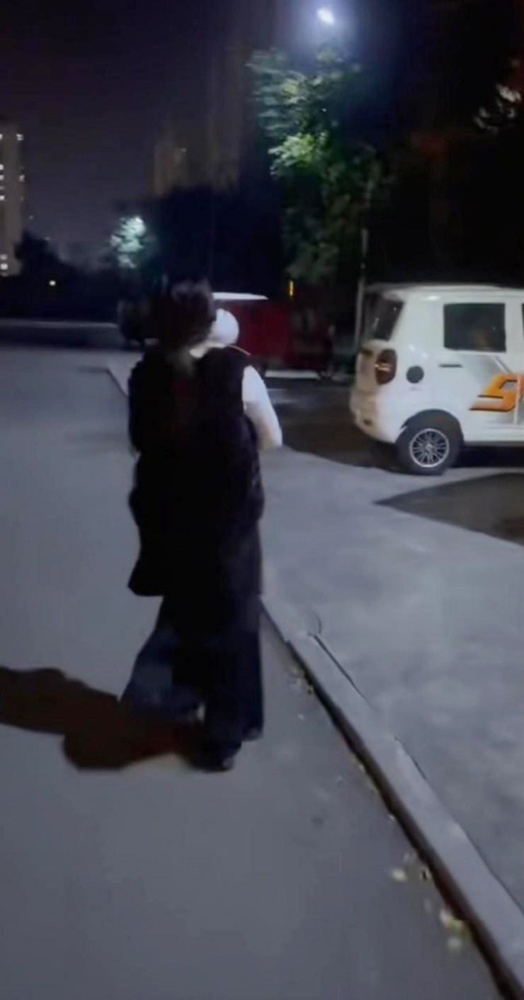 Khách trả lại áo lông tiền triệu, bị chủ shop đi 300km truy lùng - 1