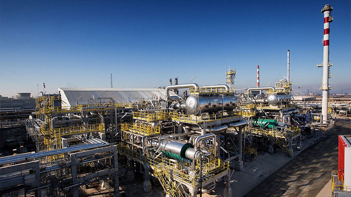 Quốc gia NATO có thể quốc hữu hóa nhà máy lọc dầu của Nga - 1