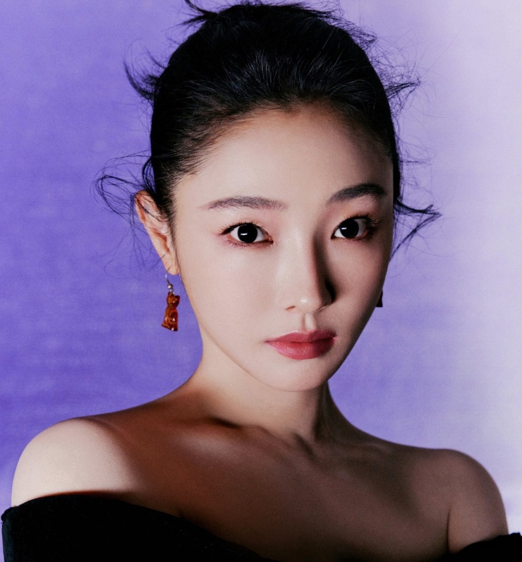 Bạch Bách Hà bức xúc vì bị đoàn phim cô lập chơi xấu.