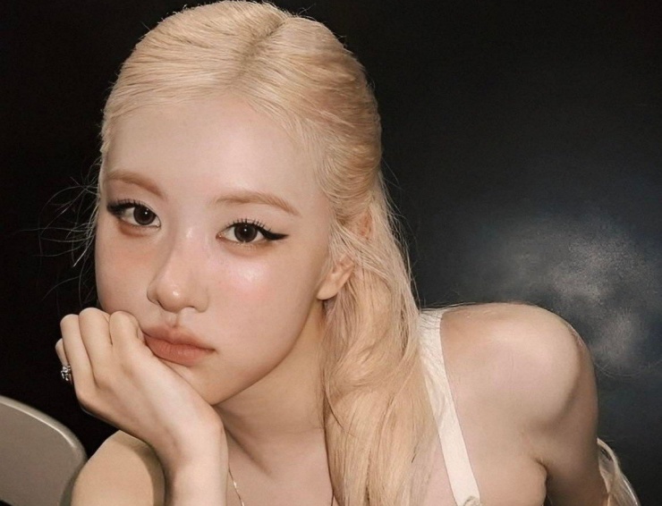 Rosé (BlackPink) làm nên lịch sử tại Grammy.