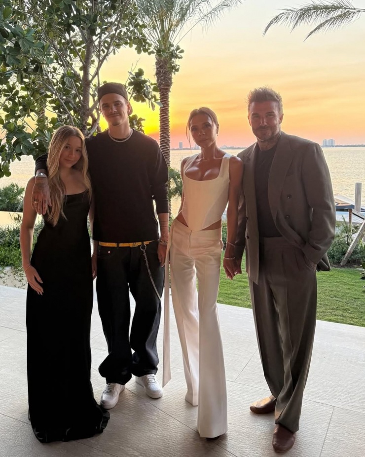 Một nguồn tin thân cận gia đình Becks cho biết Harper yêu thích thời trang, makeup, tự thực hiện những video hướng dẫn trang điểm. Đầu tháng 10, thương hiệu chăm sóc da và làm đẹp của cô nhóc - HIKU BY Harper - được đăng ký bản quyền thông qua hồ sơ do công ty H7B Limited đứng tên. Đây là doanh nghiệp Victoria thành lập cho con gái út.