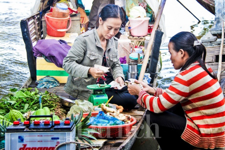 Có lẽ chính sự dung dị, chân thành và bao dung của vùng đất này đã khiến du khách, dù chỉ một lần đặt chân tới, cũng thấy mình như tìm lại một phần hồn quê đã xa.