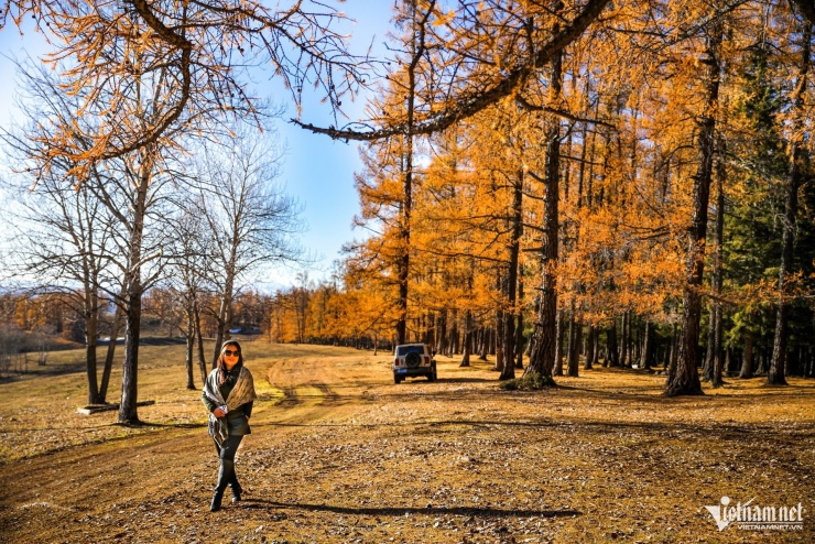 Đôi bạn thân U50 thuê xe tự lái, khám phá khoảnh khắc đẹp khó cưỡng ở Tân Cương - 9