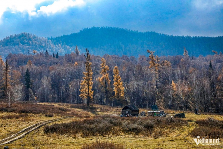 Đôi bạn thân U50 thuê xe tự lái, khám phá khoảnh khắc đẹp khó cưỡng ở Tân Cương - 18