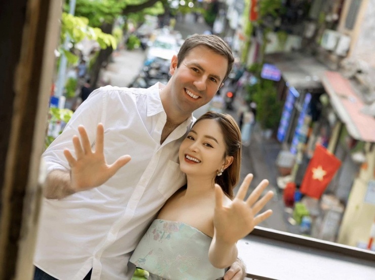 Diễn viên Lan Phương và chồng ngoại quốc thuở còn mặn nồng.&nbsp;